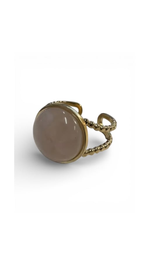 Martha forgyldt justerbar fingerring med rosa rund sten (2)