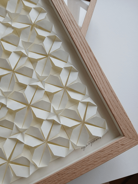  A3 foldet værk, naturhvid, indrammet  (2)