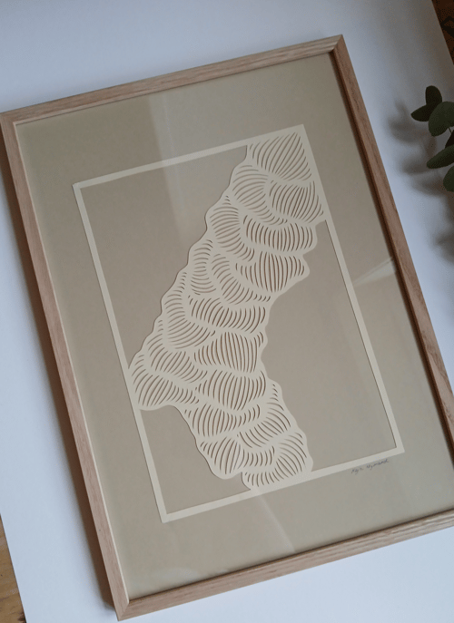 A3 papercut, beige, indrammet 