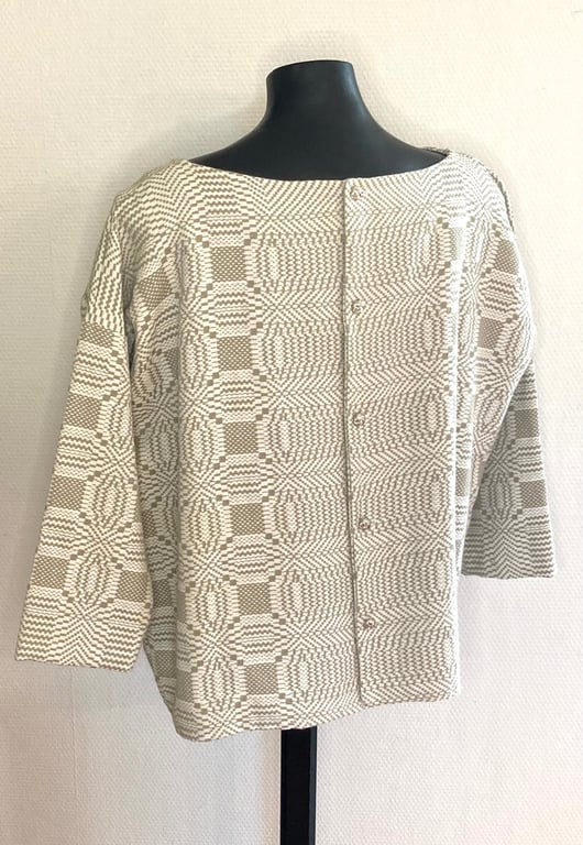 Anna-bluse i sart mønster billede 5