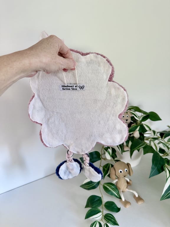 Tuftet vægophæng i 100% uld – Håndlavet til børneværelset  billede 3