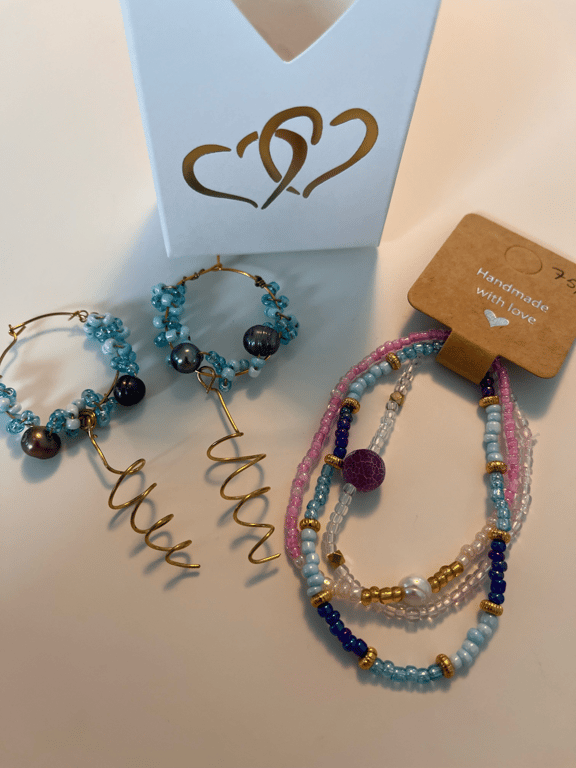 Creoler med lyseblå og mørke ferskvandsperler snoet wire vedhæng billede 4