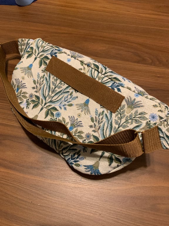 Bum bag med blå blomster billede 3