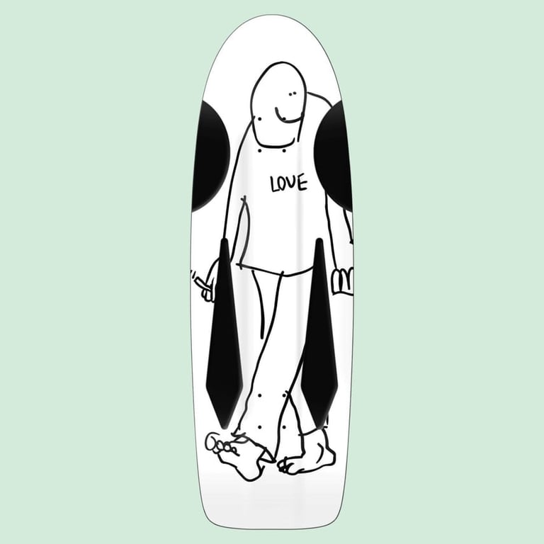 Skelettegning af en person med t-shirt med teksten "LOVE" og bare fødder, tegnet i sort på hvid baggrund med sorte geometriske former på skateboarddeck.