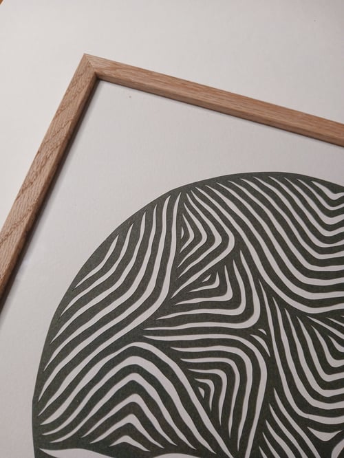 30x30cm papercut, skovgrøn, indrammet 