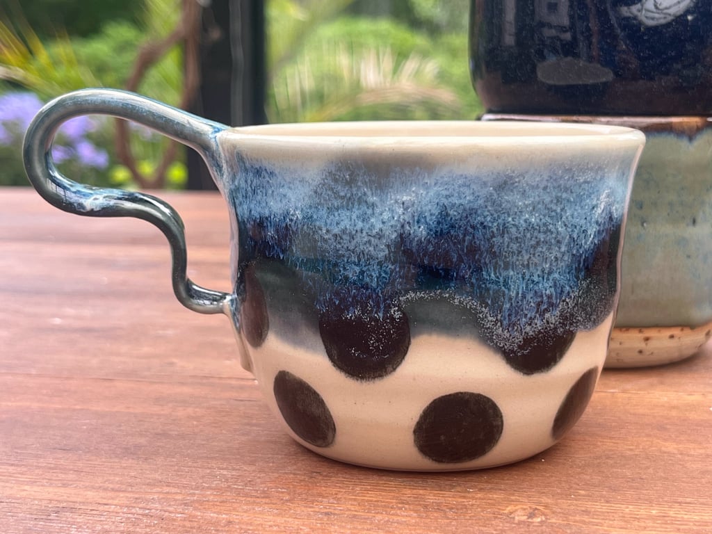 Unika prikket kop med hank