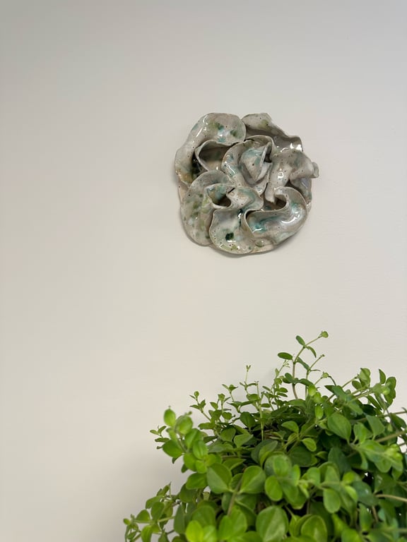 Krummelura - mellem vægophæng 