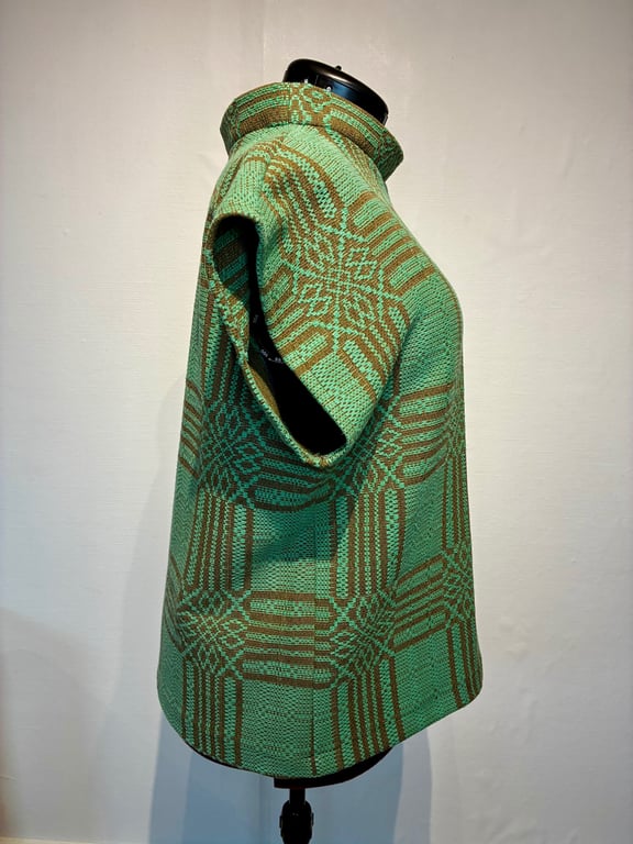 Trine-bluse i grønt/brunt mønster billede 3