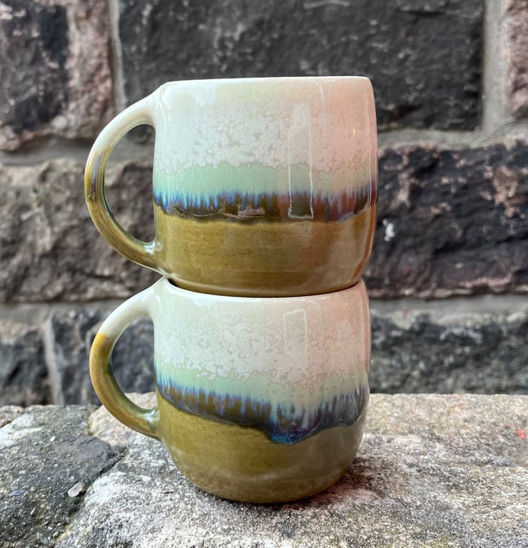 Hånddrejet kop med hank  billede 5