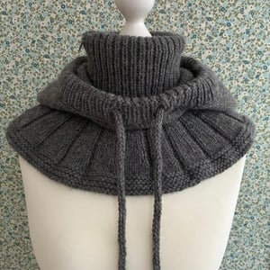 Digital opskrift: Loving Lissi - Hooded Cowl (halsedisse med hætte) – produktbillede