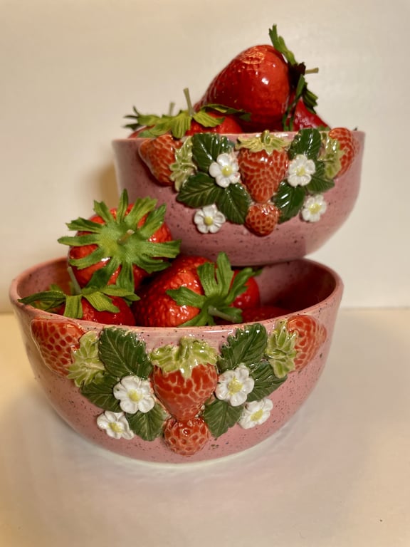 keramik skål - med jordbær dekoration