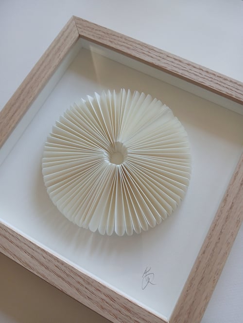 20x20cm, relief, indrammet 