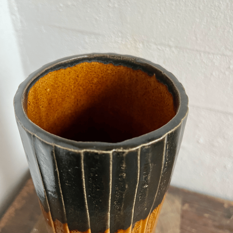 Vase, brændt karry/sort, 19 cm billede 3