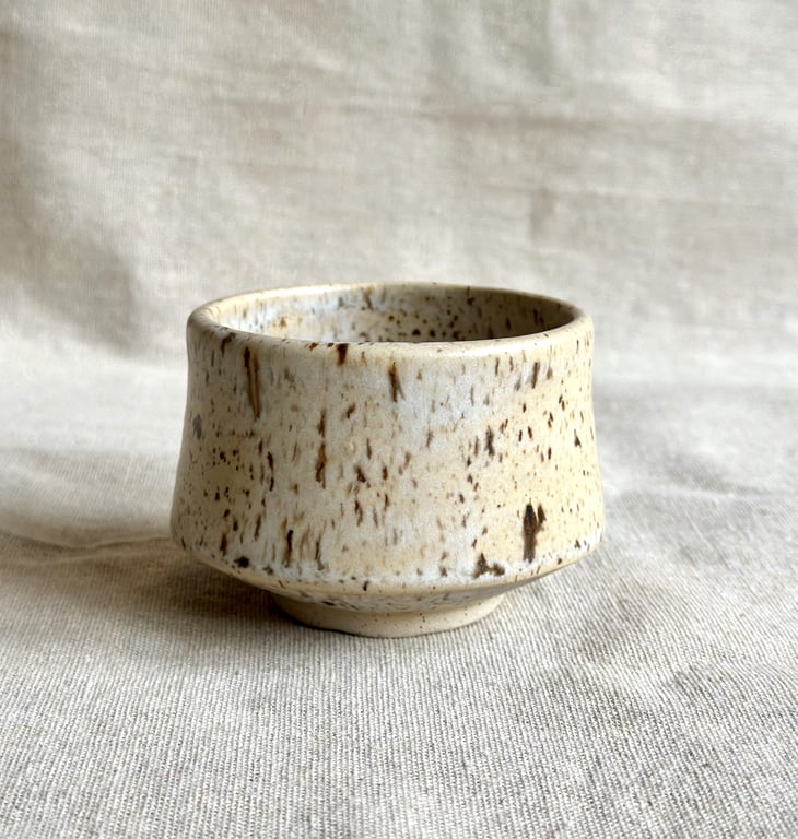 Kate flat white kop, beige