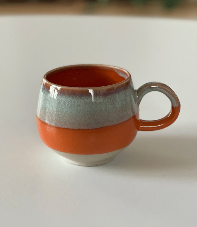Buttet keramik kop, orange / lys grøn