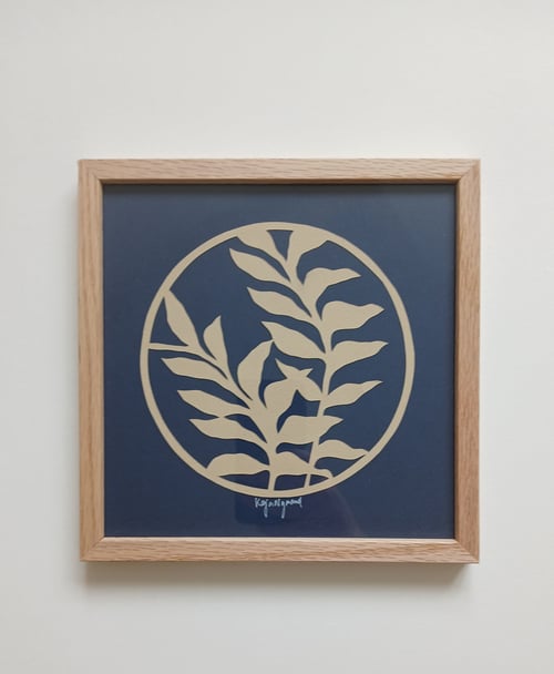 20x20cm, papercut, Marineblå, indrammet 