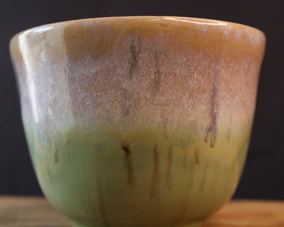 Krus, grøn og sandfarvet billede 2
