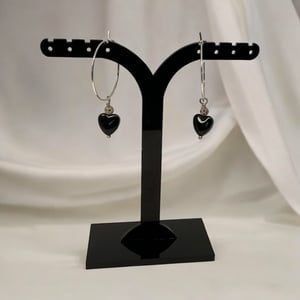 Sorte øreringe  – produktbillede