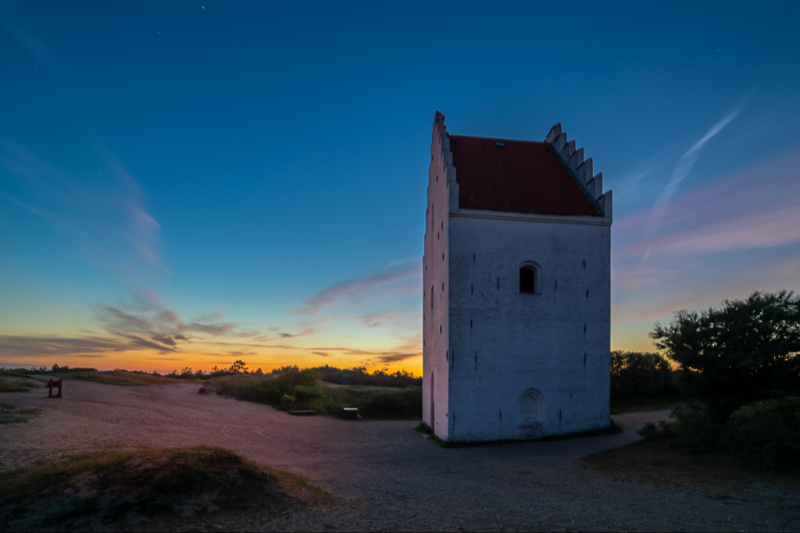 Den Tilsandede Kirke i  Skagen en smuk sommernat 