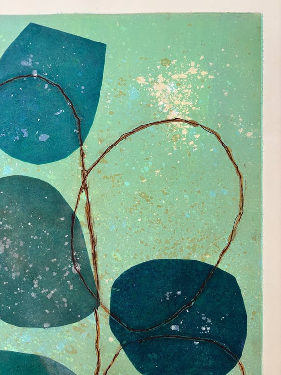 Grønne sten ved stranden  billede 3