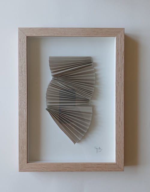 A4 relief, indrammet 