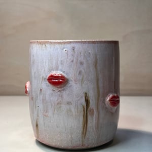 Kysse krus, 390 ml. H: 9,5 cm – produktbillede