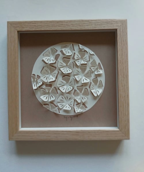 20x20cm, 3D papercut, nougat, indrammet 