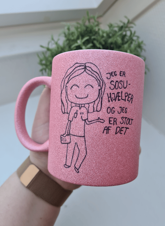 Krus: Jeg er SOSU-hjælper og jeg er stolt af det Pink Glimmer