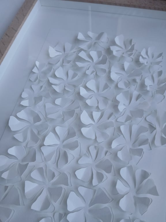 A3, 3D papercut, hvid, indrammet (2)