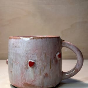 Kop med hjerter. 380 ml. H: 8 cm – produktbillede