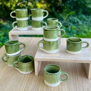 Flaskegrønne kopper – produktbillede