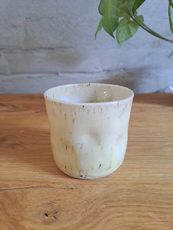 Bumlekoppen kan indeholde 250 ml. 