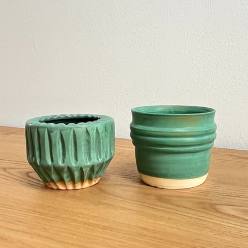 Grønne mini-urtepotter
