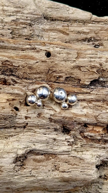 Unika kugle ørestikker.