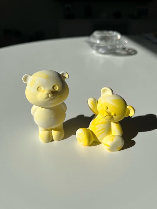 Siddende, vinkende bamse  (1)