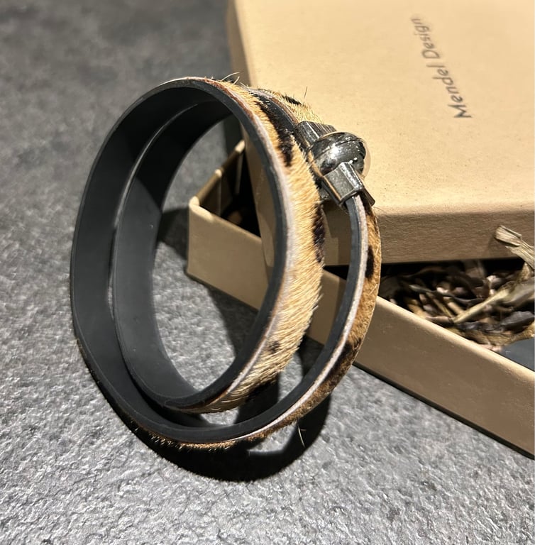 Armbånd med skind  billede 3