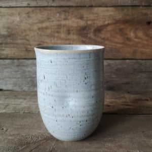 Tryk kop i lys grå glasur – produktbillede