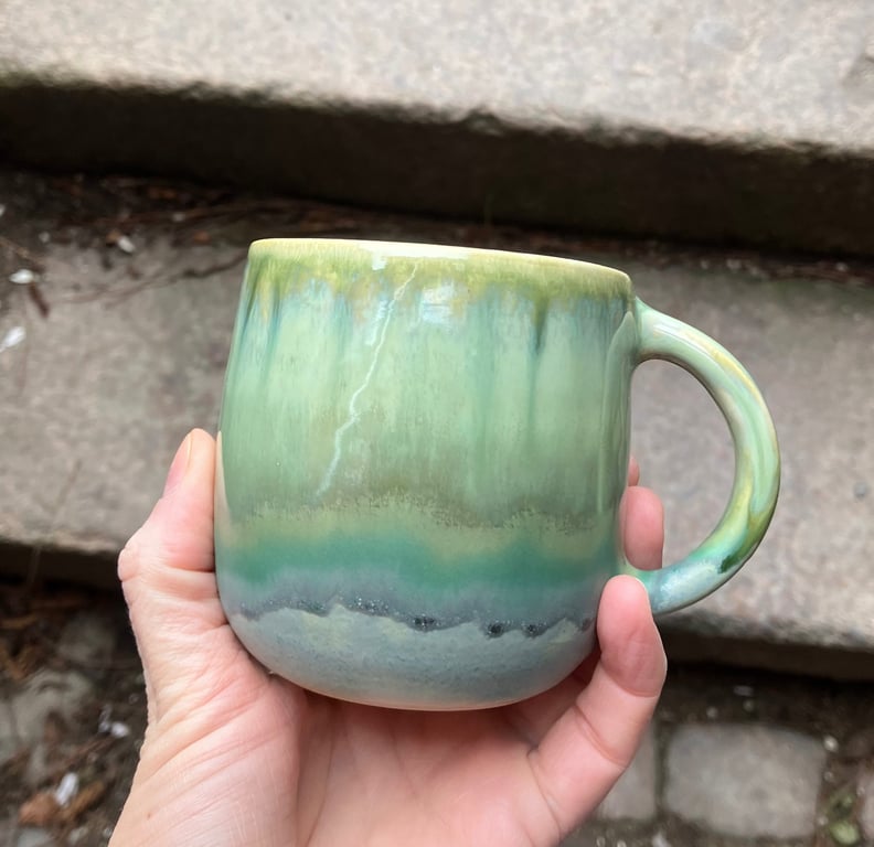 Hånddrejet kop med hank billede 4