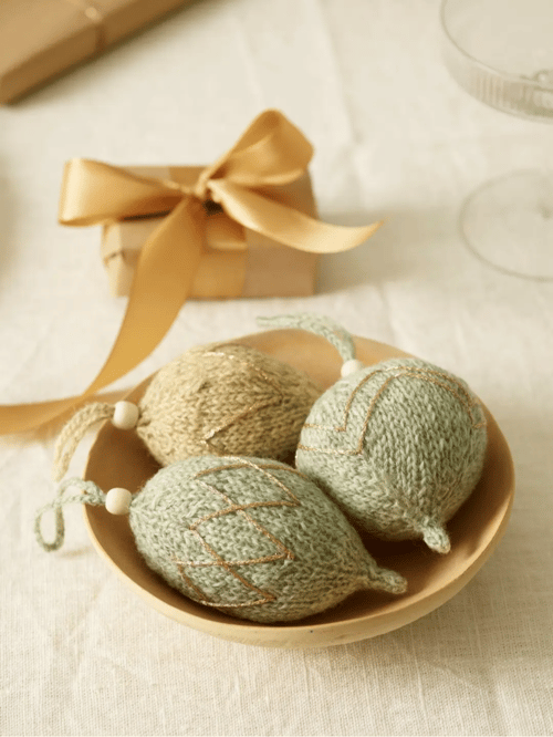 Opskrift - D: Julekugler strikket i finuld