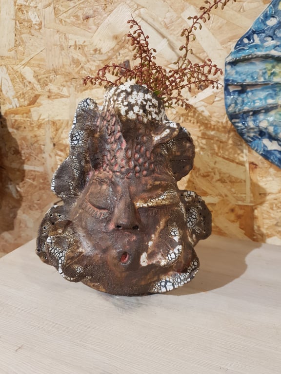 Syngende skulpturel vase 