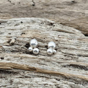 Unika kugle ørestikker. – produktbillede