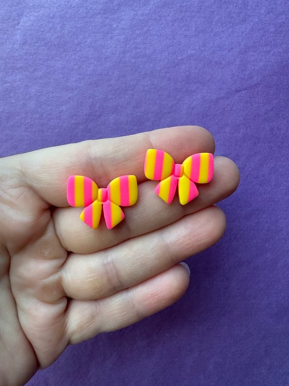 #2 Gule/pink stribede sløjfer