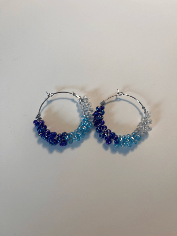 3 farver i blå, lyseblåt og glas creoler billede 3