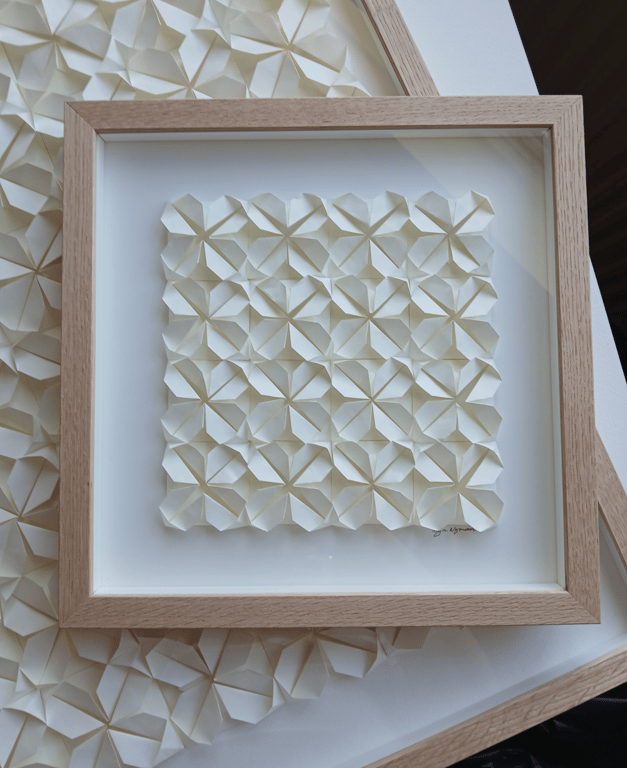 30x30 foldet papirværk, naturhvid, indrammet billede 2