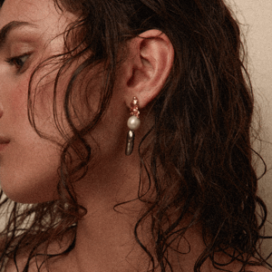 Inel Bubble Bug double Pearl Earrings Gold Plated Silver – produktbillede