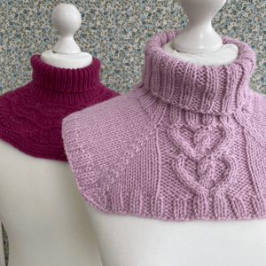 Printet opskrift: Hjertet på rette sted 2023 - halsedisse (voksen) – produktbillede