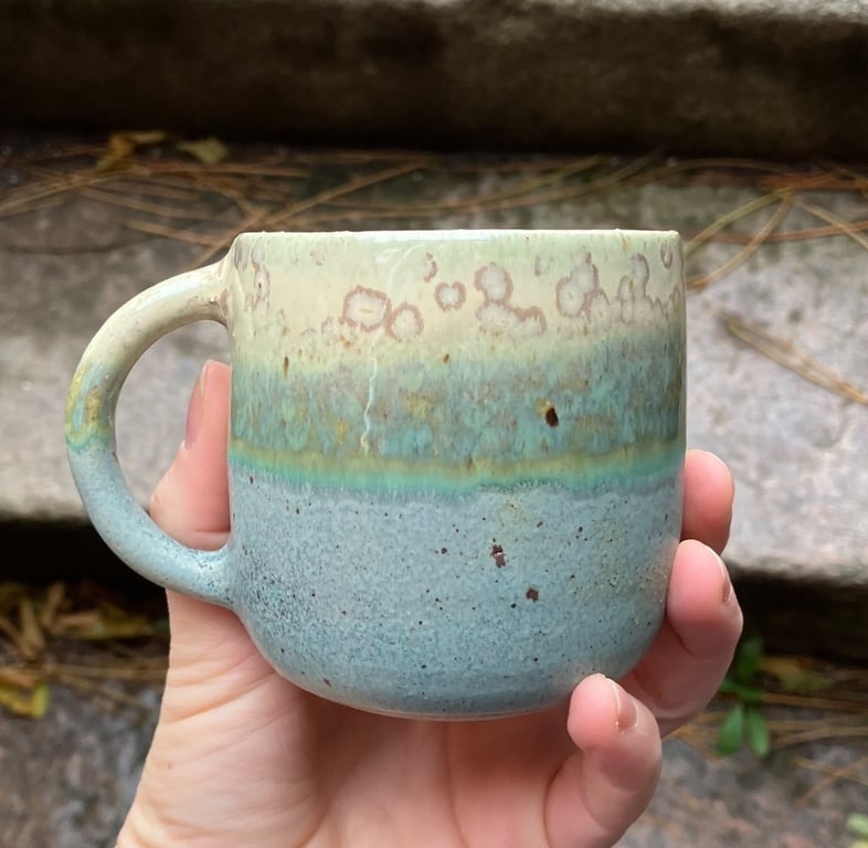 Hånddrejet kop med hank billede 3