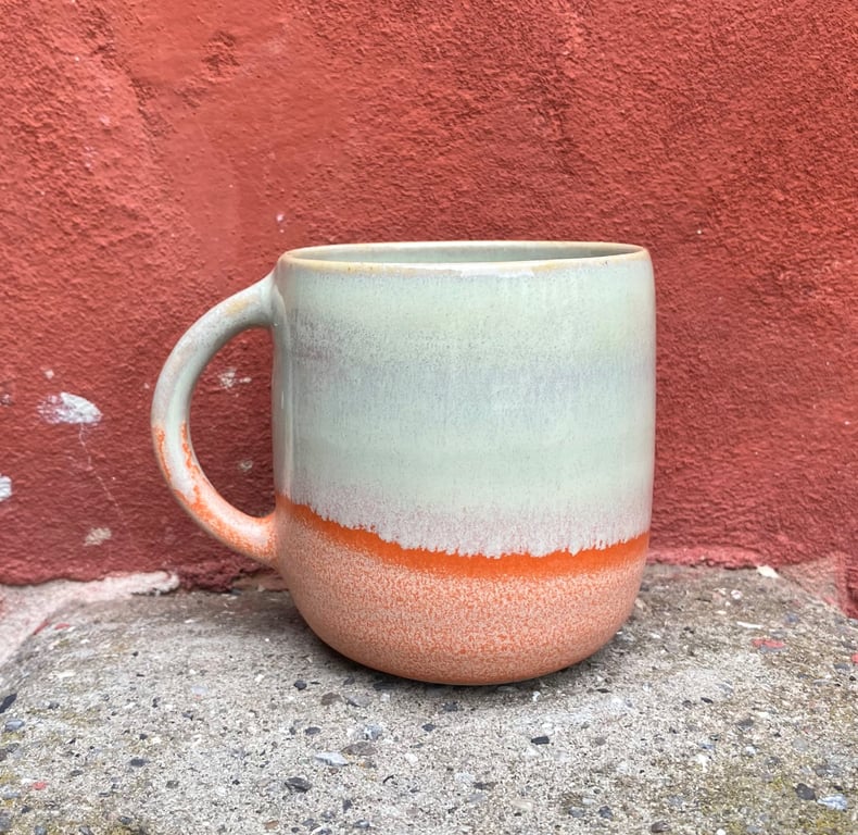 Hånddrejet kop med hank billede 3