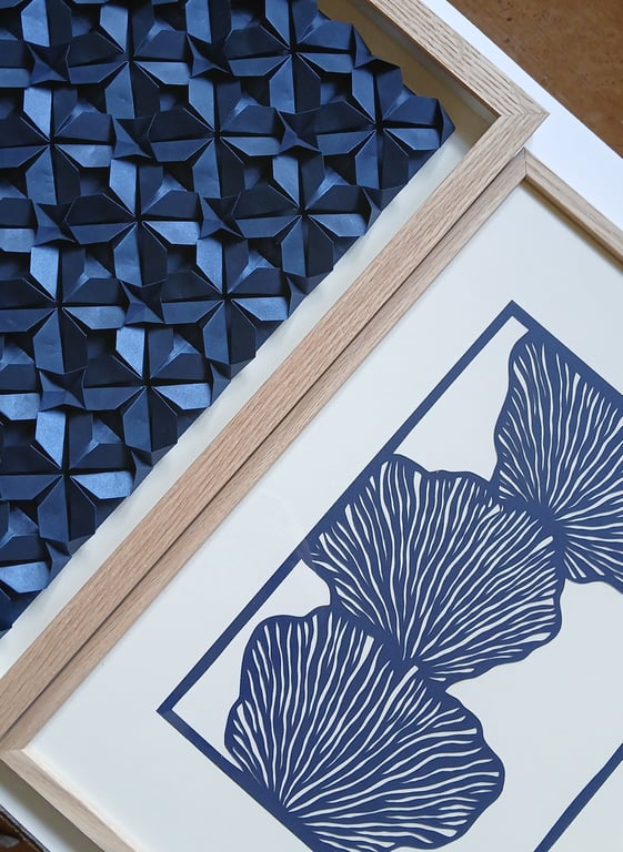 A3, Foldet værk, Marineblå, indrammet  (3)