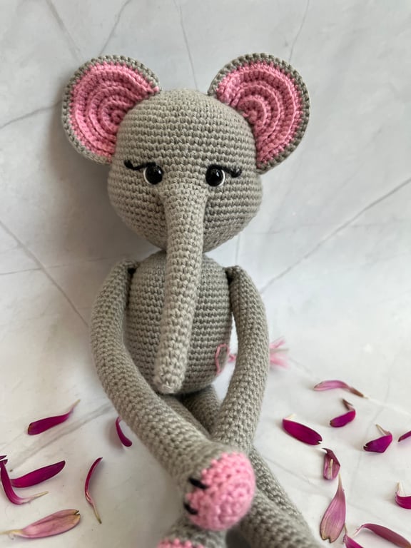 Ellen Elefant